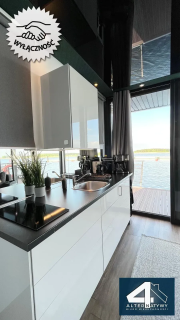 Dom na wodzie Houseboat