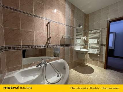 Nieruchomość komercyjna na sprzedaż, 2300 m2, Łódź