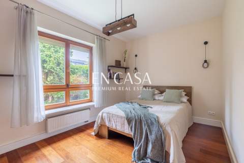 Wilanów Wysoki Apartament z dużym ogrodem