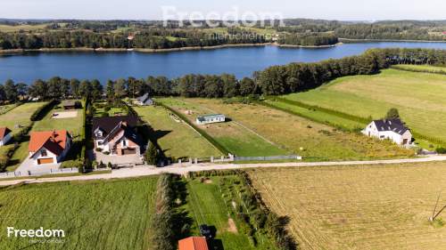 Działka z linią brzegową pod budowę domu