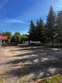 Budynek mieszkalno-usługowy 280m 100m poddasze