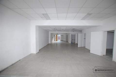 Do wynajęcia duży lokal handlowy blisko centrum