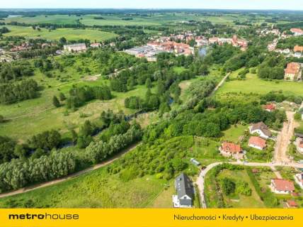 Działka z linią brzegową rzeki Pisy