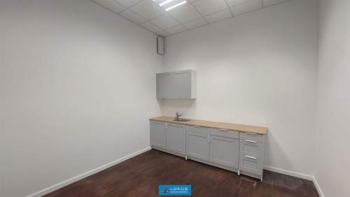 Biuro 79 m2, 3 pokoje, parking, klimatyzacja