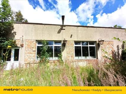 Obiekt byłej restauracji w Siemyślu z parkingiem