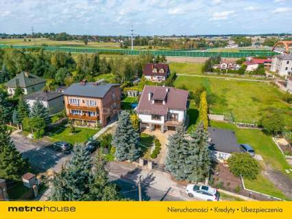 PETRYKOZY-przestronny dom 215 m2 z działką 848 m2.