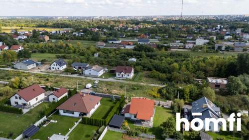 Wygodna działka z mediami, pod budowę domu