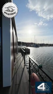 Dom na wodzie Houseboat