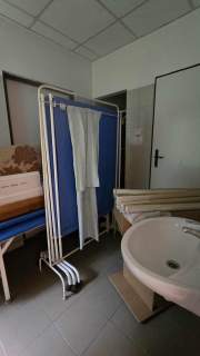 Biuro z zapleczem socjalnym do wynajęcia w Harbutowicach.