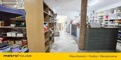 BUDYNEK MIESZKALNO HANDLOWO UŁUGOWY Z WITRYNĄ