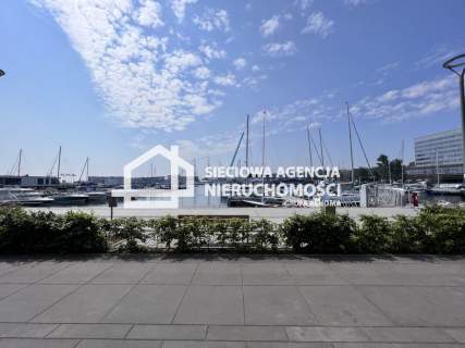 Top lokal w Marinie z widokiem w pierwszej linii 