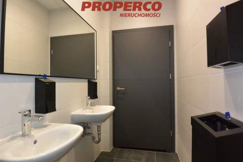 Lokal usługowo-biurowy, parter i 1 piętro, 679 m2