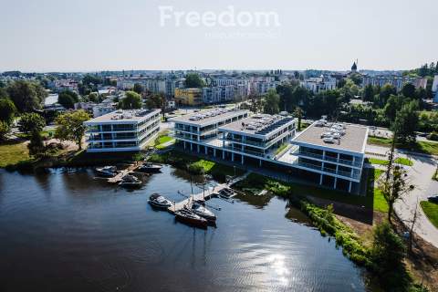 Marina Iława lokal usługowy nad brzegiem Jezioraka