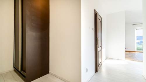 Apartament w nowoczesnej willi blisko morza