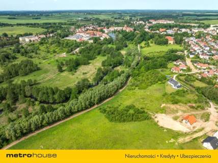 Działka z linią brzegową rzeki Pisy