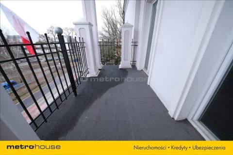 Obiekt około 1800m2 biurowo-usługowo-mieszkalny