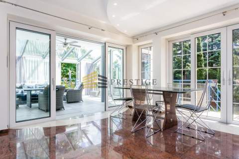 Big apartment prestigious location Old Wilanów