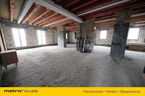 Obiekt około 1800m2 biurowo-usługowo-mieszkalny