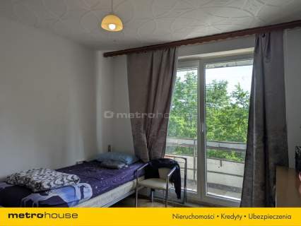 Małe dwupokojowe mieszkanie CO duży balkon 
