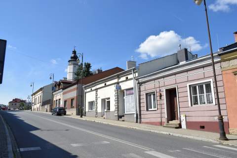 Dom do remontu w centrum Biecza 196 m kw
