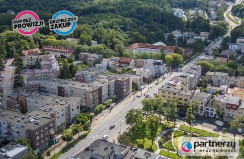 Lokal z witrynami podzielony na 2  Gdynia Orłowo