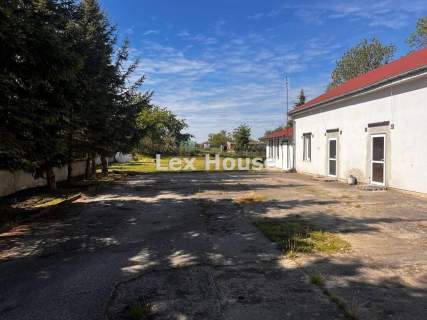 Budynek mieszkalno-usługowy 280m 100m poddasze