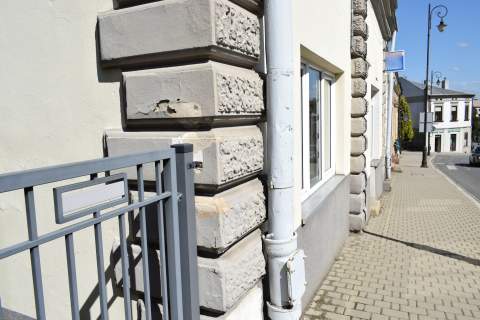 Dom do remontu w centrum Biecza 196 m kw