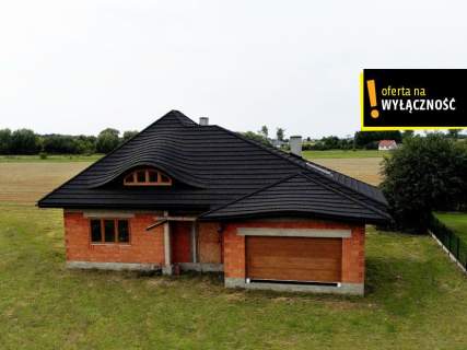 Dom na działce 2161 m2 w Łopusznie