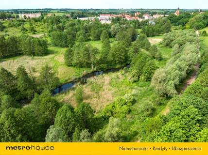 Działka z linią brzegową rzeki Pisy