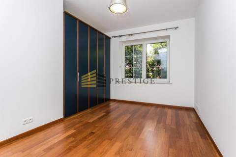 Big apartment prestigious location Old Wilanów