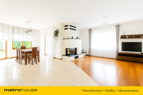 Wolnostojący blisko WKD, 4 pokoje, garaż