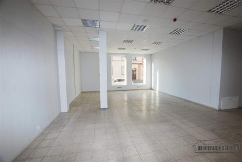 Do wynajęcia duży lokal handlowy blisko centrum