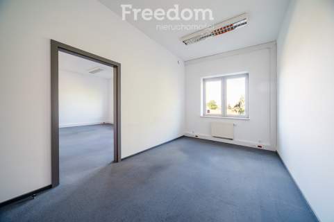 Lokal 416m2 z parkingiem i windą w Piasecznie