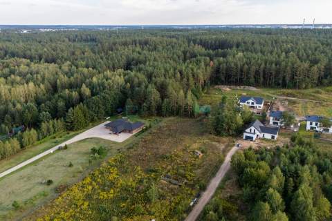 Sprzedam działkę budowlaną z warunkami zabudowy