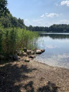 Sprzedam działki nad jeziorem