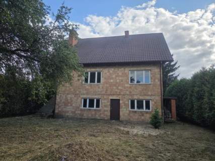 Duży dla 2 rodzin, do rozbudowy lub wykończenia.