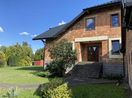 Dom wolnostojący o pow.273m2 w Żyrardowie