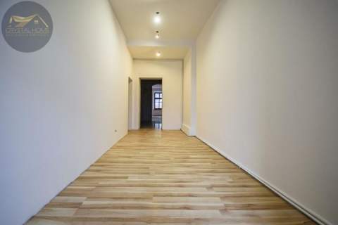 98M2/ 3 POKOJE/ I PIĘTRO/ CENTRUM