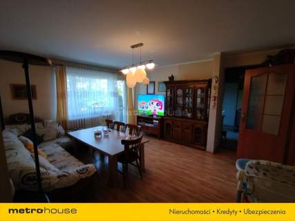 Dom 3 piętrowy 360m2 w Kobylnicy, podwórko, garaż