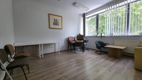 Pod przychodnię, placówkę medyczną, duży parking