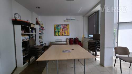 Pod przychodnię, placówkę medyczną, duży parking