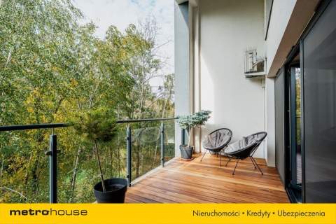 Dwupoziomowy apartament w zielonym sercu Łodzi 