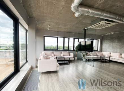 208m2- przeszklony salon z biurem przy lotnisku