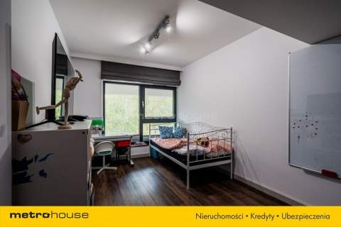 Dwupoziomowy apartament w zielonym sercu Łodzi 