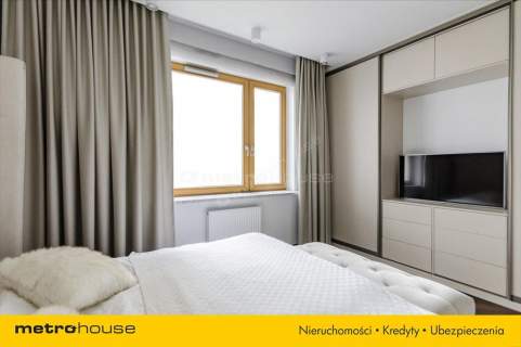 Luksusowy apartament z loggią blisko Metra