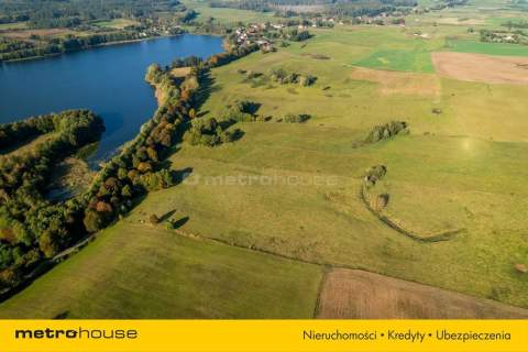 Kompleks siedmiu działek nad jeziorem Jełmuń