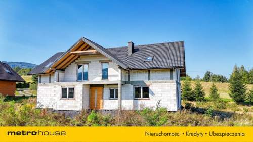 Solidny funkcjonalny dom w doskonałej lokalizacji.