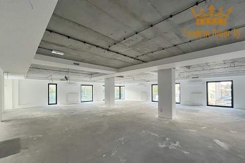 Do wynajęcia budynek usługowo-biurowy 1514m2 - Ursus, parking