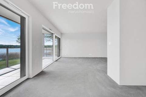 Nowoczesny apartament nad jeziorem