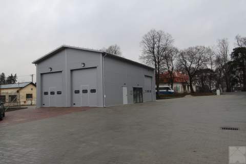 Warsztat samochodowy lub magazyn do wynajęcia